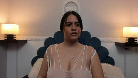 andreahgil online show from May 6, 2026, 12:43 pm
