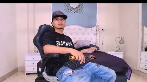 Andreao online show from July 26, 2026, 8:16 pm