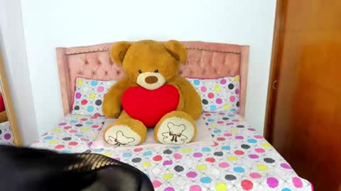 Andrea Y Taty online show from November 9, 2025, 12:58 pm