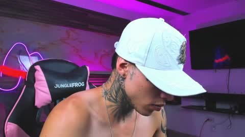 andrees_s online show from June 9, 2026, 11:55 am