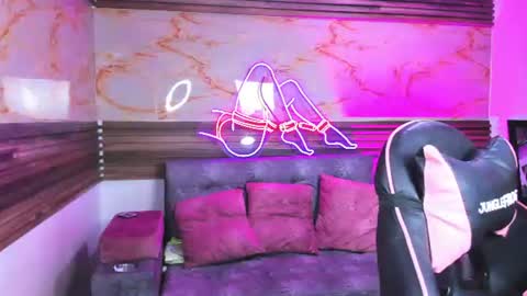 andrees_s online show from June 22, 2026, 2:35 am