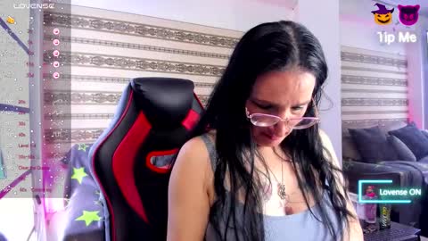 Snapshot of andrefoxx_ chatting on October 24, 2025, 5:37 am andre online show from October 24, 2025, 5:37 am