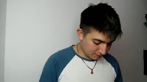 andres02smile848901 online show from May 11, 2026, 9:45 pm