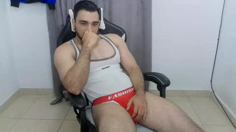 andres180950734 online show from May 8, 2026, 12:32 pm