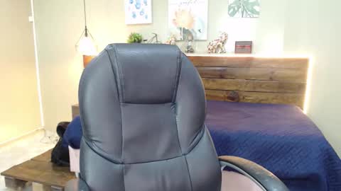 IM ANDRES online show from November 30, 2025, 1:37 pm