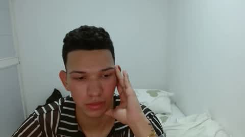 andres200329 online show from May 15, 2026, 5:09 pm