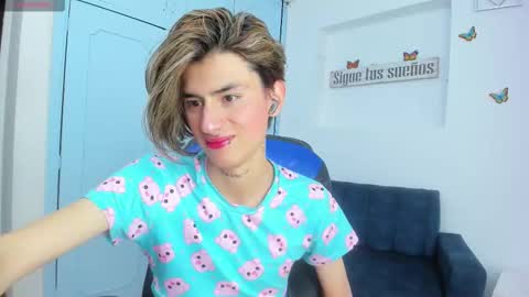 Snapshot of andres992563 chatting on February 9, 2026, 2:43 pm Alann online show from February 9, 2026, 2:43 pm