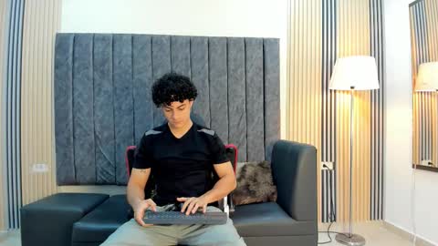 andres_cream online show from September 15, 2025, 12:16 pm
