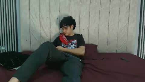 Snapshot of andres_cream chatting on September 29, 2025, 12:32 pm andres_cream online show from September 29, 2025, 12:32 pm