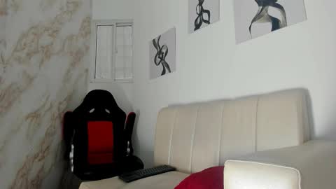 Snapshot of andres_cream chatting on October 12, 2025, 12:59 pm andres_cream online show from October 12, 2025, 12:59 pm