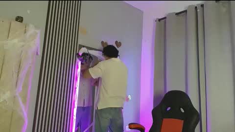 Snapshot of andres_cream chatting on October 16, 2025, 12:06 pm andres_cream online show from October 16, 2025, 12:06 pm