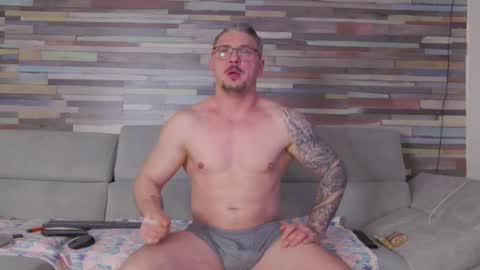 andres_dasli online show from February 19, 2025, 5:38 am