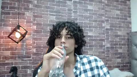 andres_ocasio online show from February 23, 2025, 3:40 pm