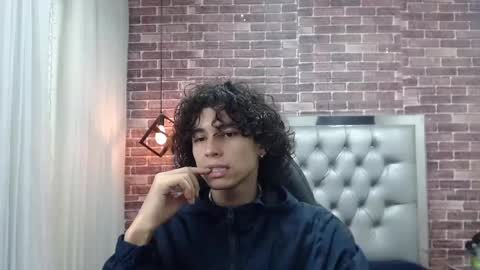 andres_ocasio online show from March 4, 2025, 1:06 pm