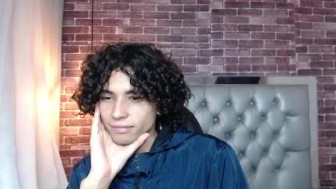 andres_ocasio online show from March 4, 2025, 4:09 pm