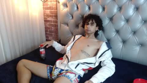andres_ocasio online show from March 8, 2025, 1:03 pm