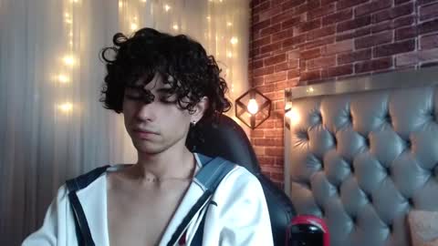andres_ocasio online show from March 8, 2025, 4:06 pm