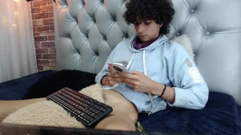 andres_ocasio online show from March 11, 2025, 5:02 pm