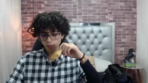 andres_ocasio online show from March 12, 2025, 12:57 pm