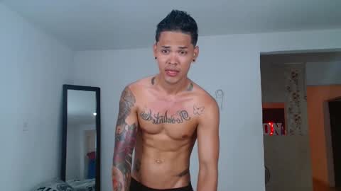 andres_santos777 online show from April 20, 2026, 8:54 pm