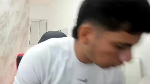 Snapshot of andres_stud chatting on September 17, 2025, 4:47 am andres_stud online show from September 17, 2025, 4:47 am