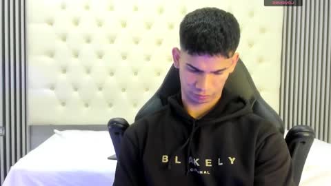 Snapshot of andres_stud chatting on March 9, 2026, 3:32 am andres_stud online show from March 9, 2026, 3:32 am