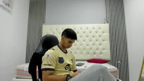 Snapshot of andres_stud chatting on March 22, 2026, 3:43 am andres_stud online show from March 22, 2026, 3:43 am