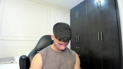 andres_stud online show from May 8, 2026, 4:51 am