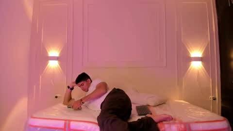 andres_stud online show from June 25, 2026, 3:39 am