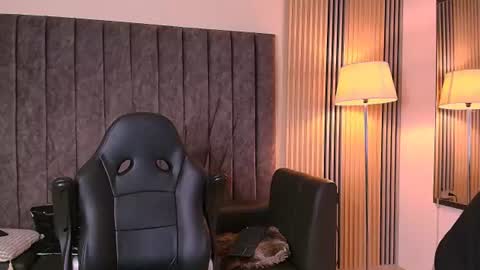 andres_stud online show from July 7, 2026, 4:04 am