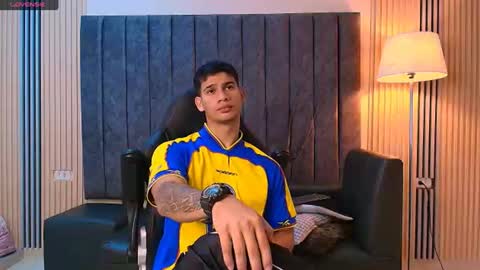 andres_stud online show from July 8, 2026, 3:44 am