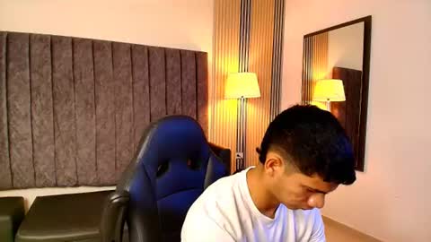 andres_stud online show from August 1, 2026, 3:39 am