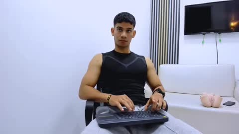 ANDRES  online show from February 7, 2026, 5:33 am