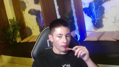 andres_tay online show from April 11, 2026, 7:45 am