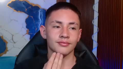 andres_tay online show from May 8, 2026, 2:39 am