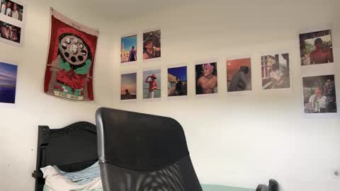 Andres online show from October 7, 2025, 7:33 pm