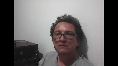 andresfloga online show from October 18, 2025, 4:59 am