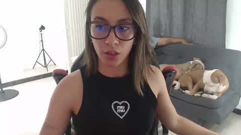 Isa  --------- online show from September 17, 2025, 1:18 am