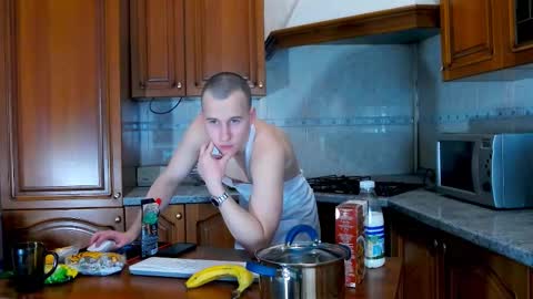 Snapshot of andress_rou chatting on December 17, 2024, 10:43 pm andress_rou online show from December 17, 2024, 10:43 pm