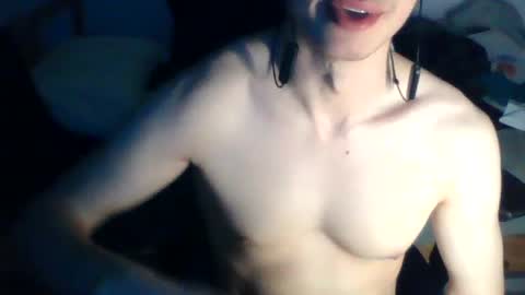Snapshot of andresse_lat chatting on July 22, 2026, 7:44 am andresse_lat online show from July 22, 2026, 7:44 am