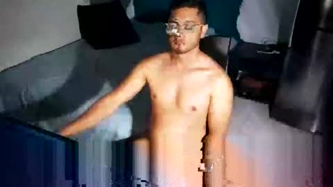 Snapshot of andresvergon85 chatting on January 20, 2025, 4:32 am andresvergon85 online show from January 20, 2025, 4:32 am