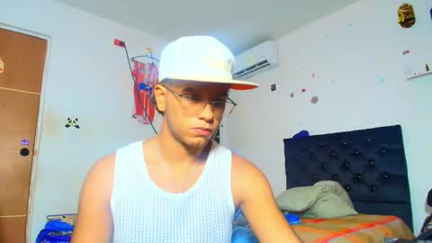 andreswhite_shotoflust online show from June 10, 2026, 2:01 am