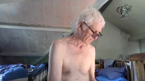 Snapshot of andrew160258 chatting on June 27, 2026, 11:26 am Andrew online show from June 27, 2026, 11:26 am