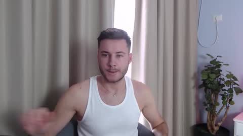 Snapshot of andrew2305 chatting on October 17, 2025, 8:39 am Justin Andrew online show from October 17, 2025, 8:39 am