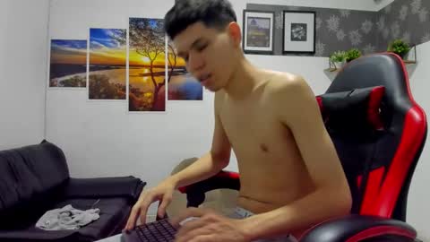 andrew_2811 online show from October 16, 2025, 5:30 am