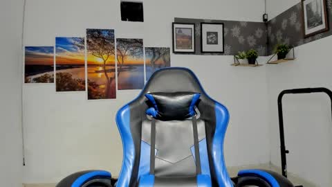 andrew_2811 online show from January 12, 2026, 5:45 am