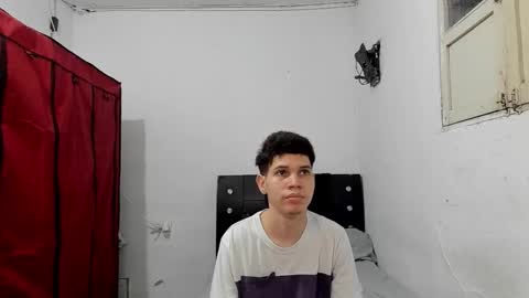 Snapshot of andrew_2811 chatting on February 11, 2026, 3:11 am andrew_2811 online show from February 11, 2026, 3:11 am