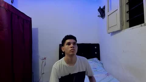 Snapshot of andrew_2811 chatting on February 25, 2026, 4:33 am andrew_2811 online show from February 25, 2026, 4:33 am