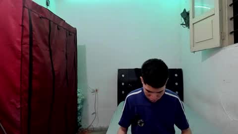 andrew_2811 online show from May 4, 2026, 1:23 am