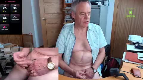 Snapshot of andrew_9999 chatting on October 3, 2025, 1:52 pm Andrew online show from October 3, 2025, 1:52 pm